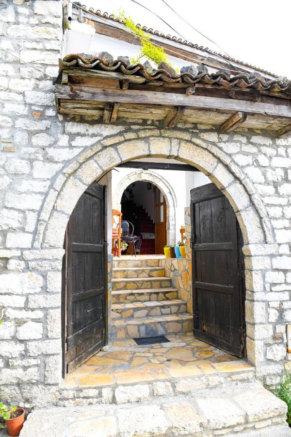 Guest House Luli Berat Exterior foto