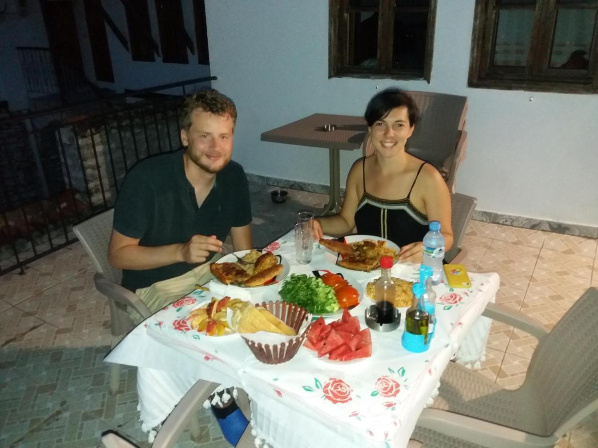 Guest House Luli Berat Exterior foto